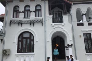 Patru cupluri din Piteşti îşi pun pirostriile de Revelion!