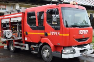 Măsuri recomandate de pompieri pentru a preveni incendiile în perioada sărbătorilor de iarnă