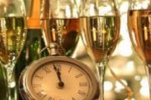 Ritm, culoare şi bucate alese – elementele cheie pentru un Revelion de poveste, la malul Dunării