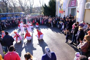 FOTO Peste 500 de colindători au trecut pragul sediului Partidului Social Democrat din Botoşani