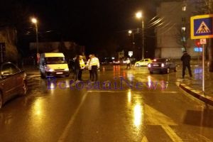 FOTO Accident într-o intersecţie din Botoşani. Un bărbat a fost rănit
