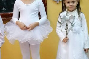 Poveste de Crăciun, cu elevii şcolii din Dedrad