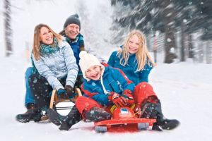 Recomandările poliţiştilor braşoveni pentru părinţi şi copii în perioada sărbătorilor