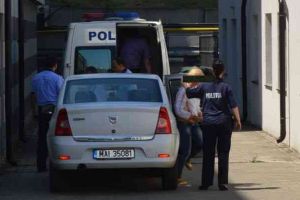 Femeie din Botoşani, cercetată pentru furt. Păgubita, o tânără de 20 de ani