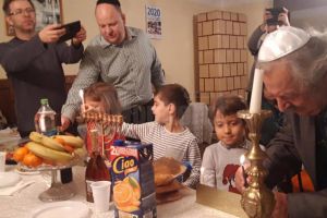 Evreii celebrează, timp de opt zile, Sărbătoarea Luminii – Hanuca