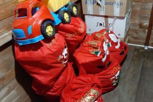 A facut zeci de copii fericiti: ​S-a incheiat campania umanitara Imparte povestea ta de Craciun, initiata de RAEDPP Constanta (galerie foto)