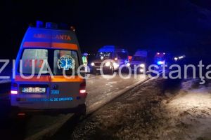 Accident rutier in Cernavoda. O masina a intrat in capul podului. Trei victime 