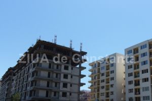 Unda verde de la municipalitate:  Blocul de un etaj ridicat de Stop SRL in Mamaia, supraetajat la opt etaje