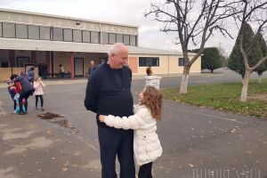 Bunul Ugo: Un călugăr italian cucereşte inimile copiilor de la Liceul Don Orione şi pe ale credincioşilor greco-catolici