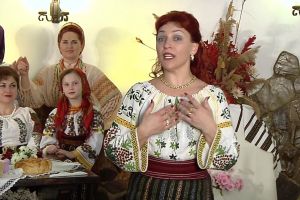 Un primar din Botoşani organizează, de Crăciun, un bal al gospodarilor. Participanţii, aşteptaţi în costume populare