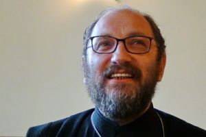 Preotul Constantin Necula: Crăciunul este despre familie, înseamnă să te întorci acasă