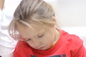 Denisa, o fetiţă de cinci ani din Botoşani, cu inimioara bolnavă, a fost salvată şi acum poate să se bucure de sărbători