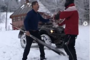 Scandal la Arieşeni, în ziua de Crăciun: Doi tineri şi iubitele lor au fost atacaţi cu bâte de gaşca viceprimarului Ioan Avram (VIDEO)