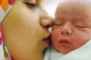 Femeie din Siria a devenit mamă după ce a trecut ilegal frontiera