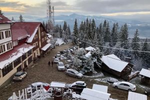 A doua zi de Crăciun cu urme de zăpadă chiar şi la munte. Care e starea pârtiilor (FOTO-VIDEO)