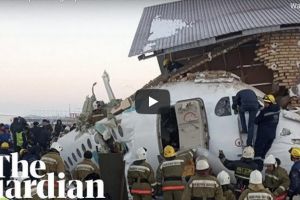 NEWS ALERT: S-a PRĂBUȘIT un avion cu 100 de persoane la bord (VIDEO)