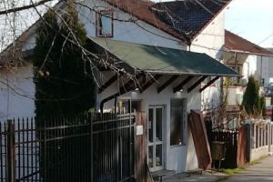 Coşciugul e în continuare la drum