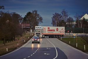 Camioanele de Crăciun cu daruri au plecat din Germania şi sunt în drum spre Bistriţa-Năsăud