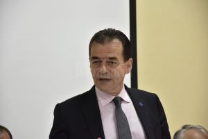 Premierul Ludovic Orban asistă astăzi la Parada Obiceiurilor de Iarnă la Suceava