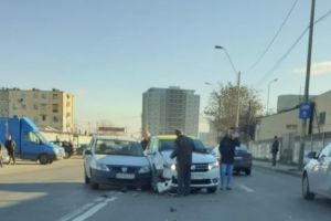 Tamponare cu taxi implicat pe Depozitelor
