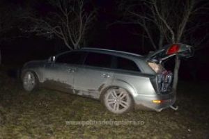 Audi Q7 “blindat” cu tigari de contrabanda. Masina a fost depistata pe raza localitatii Rona de Jos