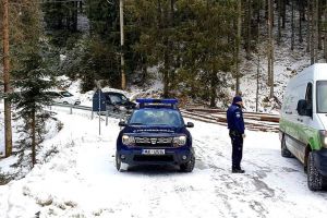 MOROIENI: Trafic în condiţii de iarnă pe DJ. 714 Moroeni-Peştera