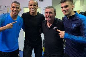Copiii starurilor:  Ianis Hagi si Rivaldinho, in presa engleza, alaturi de fiii lui George Weah, Paolo Maldini sau Henrik Larsson 