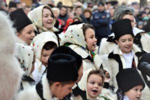 (FOTO)Festivalul de Datini si Obiceiuri de iarna ”Marmatia”