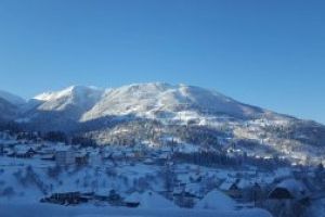 Meteo: Ninge la Borsa. Temperaturile minime scad pana la -6 grade C, in Maramures