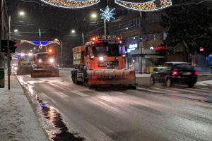 Acţiunile de deszăpezire din municipiul Suceava, desfăşurate cu 21 de utilaje