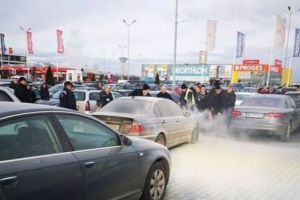 Incendiu auto în parcarea Promenada Mall