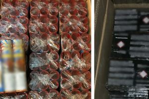 BĂLENI şi TÂRGOVIȘTE: Aproximativ 30.000 de petarde confiscate în urma unor percheziţii şi razii