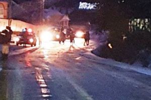 FOTO: Poleiul creează probleme în judeţ | Mai multe maşini au derapat între Păuneşti şi Domneşti