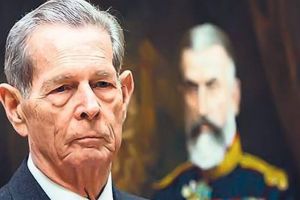 30 decembrie 1947: Regele Mihai I era obligat să abdice de către comunişti, iar monarhia era abolită în România