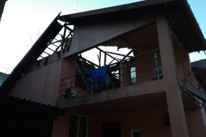 Vilă ARSĂ azi-noapte, din cauza unui scurtcircuit (GALERIE FOTO)