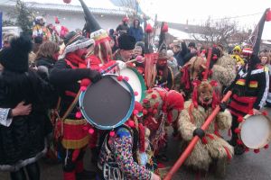 Luni are loc tradiţionalul festival de datini şi obiceiuri de la Vorona. Află la ce oră şi unde se adună urătorii!