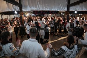 A doua ediţie a Balului Huţanilor, la Vatra Moldoviţei
