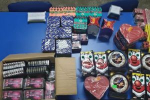 Cinci persoane care comercializau produse pirotehnice neautorizate, prinse de jandarmii constanteni