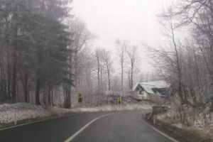 Temperaturile minime ajung la -7 grade C. Pe patru rauri din Maramures curg sloiuri de gheata