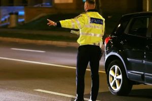 Șofer beat, fugărit de poliţişti pe un drum judeţean