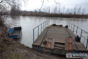 FOTO.VIDEO: Brudina „fantomă” care „a plecat singură” pe Mureş, într-un sat din Alba