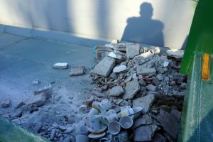 Cel de-al doilea centru unde orădenii pot arunca gratuit deşeuri s-a deschis pe strada Uzinelor (FOTO)