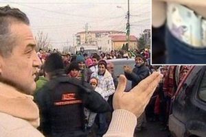 MOMENTUL ÎN CARE GIGI BECALI DĂ 10.000 DE EURO LA COLINDĂTORI