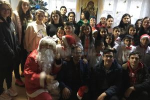 Acţiune caritabilă pentru copiii instituţionalizaţi de la Dolhasca şi Gura Humorului