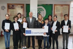 Schimb de experienţă şcolar prin proiectul „De la sacru la viaţa de zi cu zi”, în Lituania