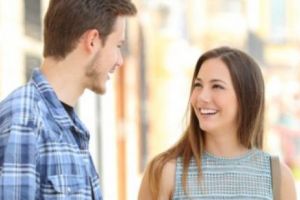 Românii din patru oraşe se privesc în ochii pentru pace