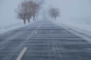 Avertizare ANM: COD GALBEN de viscoli şi ninosori în sudul judeţului Alba şi în mai multe judeţe din ţară