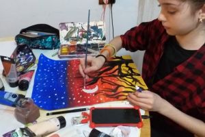 Pictează, modelează şi pe covor evoluează!