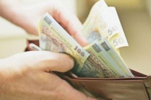 Salariul minim creşte de la 1 ianuarie. Ce schimbări intră în vigoare în România la început de an