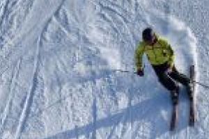 Pârtia de schi de la Valea Mare – funcţională; pârtia de la Şugaş Băi – deschisă din 2 ianuarie